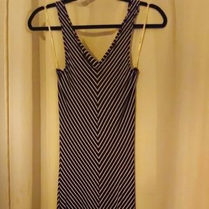 Size Small Maxi, Black & White
